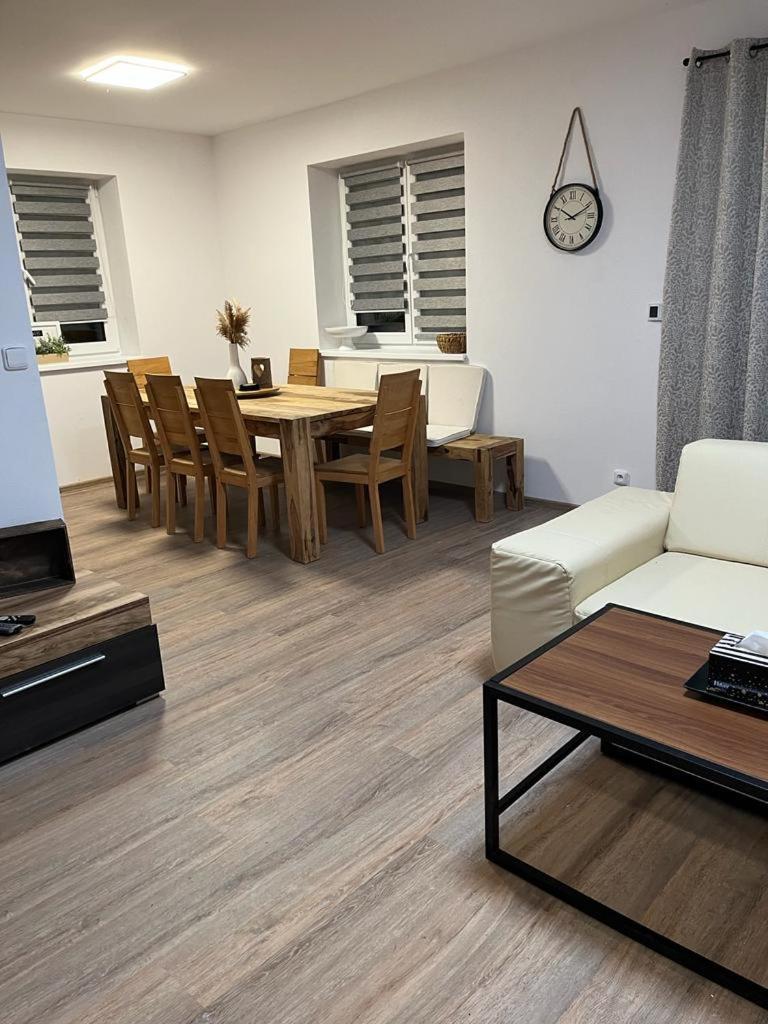 Apartmany Tobias Besiny Exterior foto